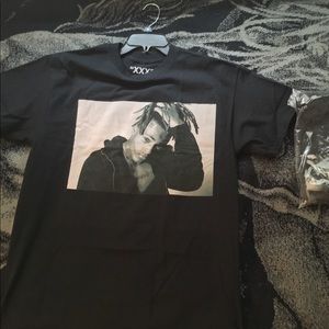 XXXtentacion 17 album anniversary short sleeve.